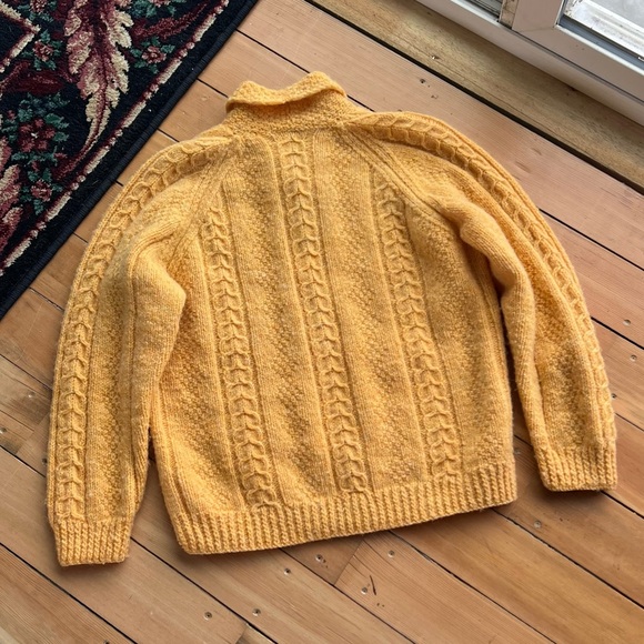 100% Wool Hand Knit Sweater - Picture 2 of 4